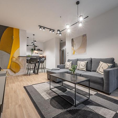 Condo With Balcony @ Downtown Budapest Exterior photo